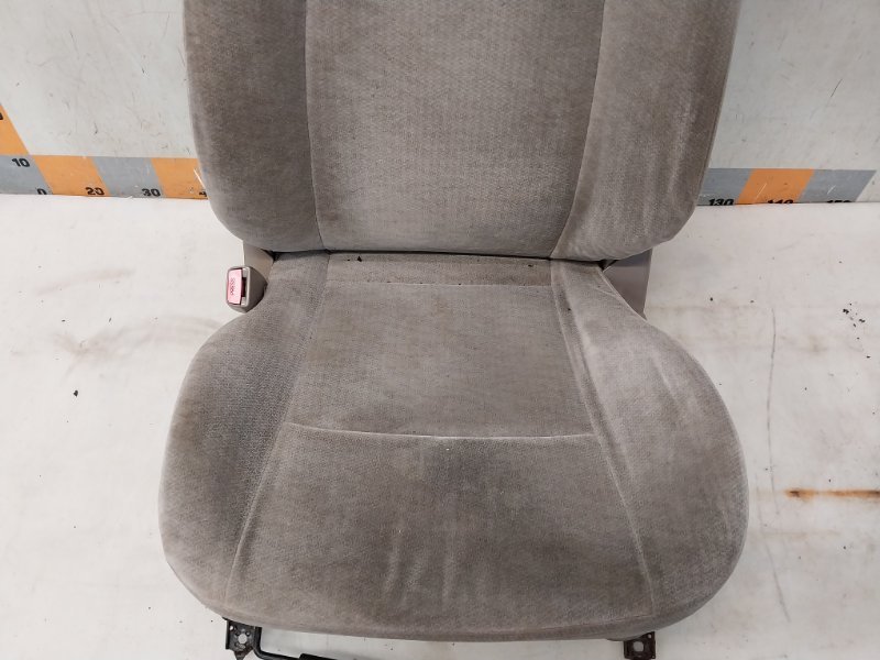 Сиденье переднее левое