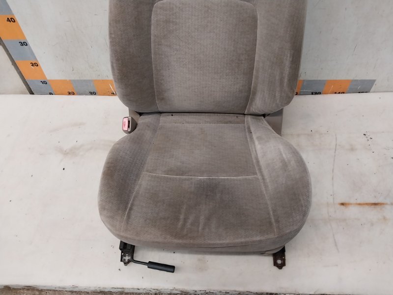 Сиденье переднее левое