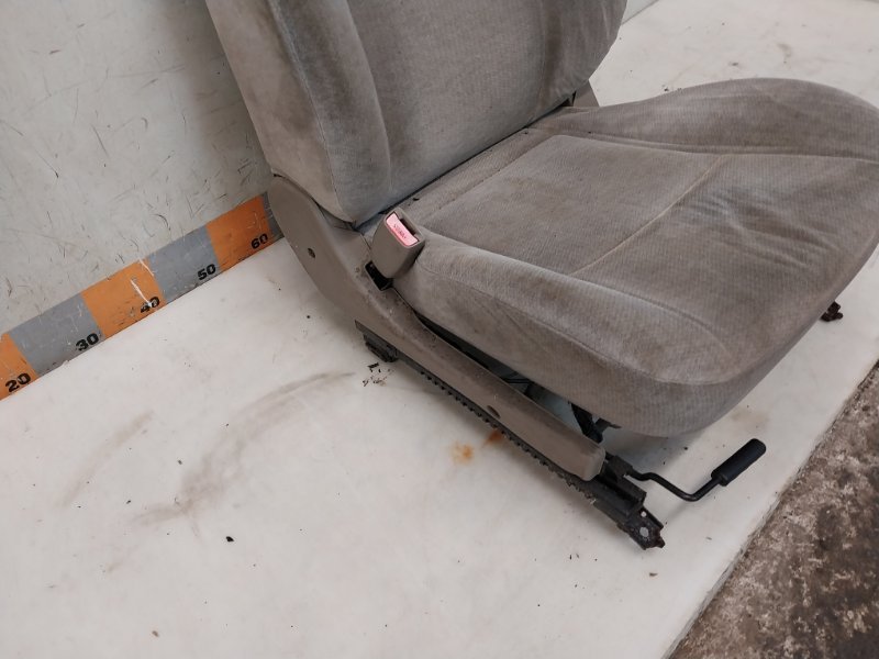 Сиденье переднее левое