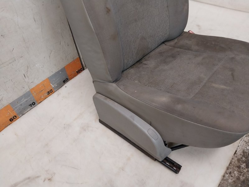 Сиденье переднее правое