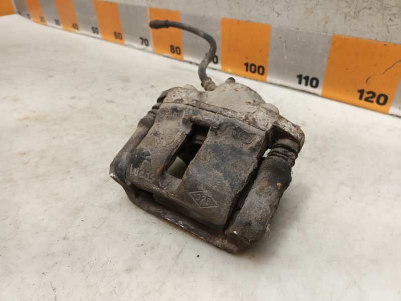 Суппорт передний правый