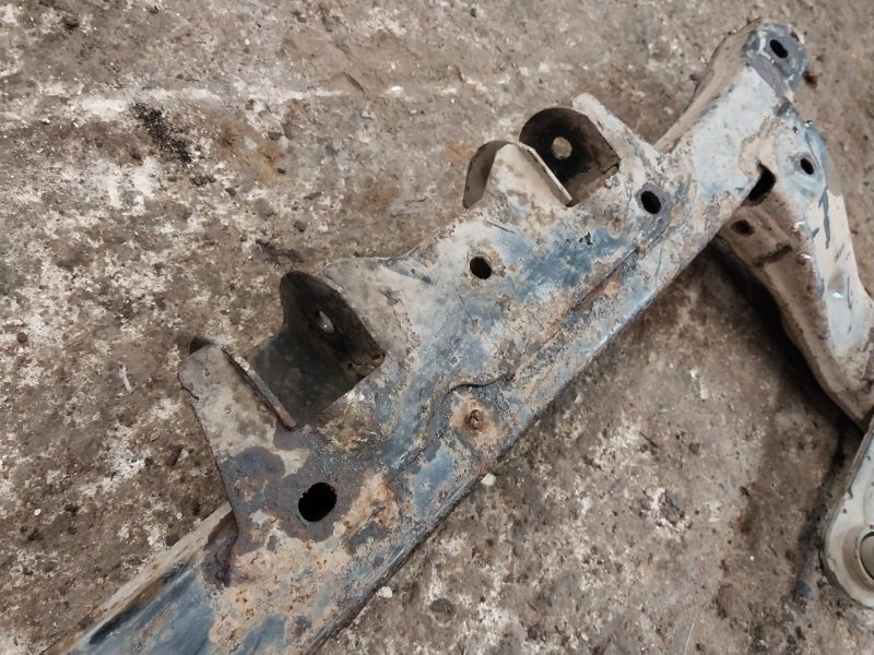 Балка подмоторная