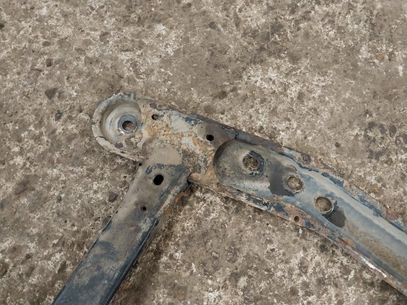 Балка подмоторная