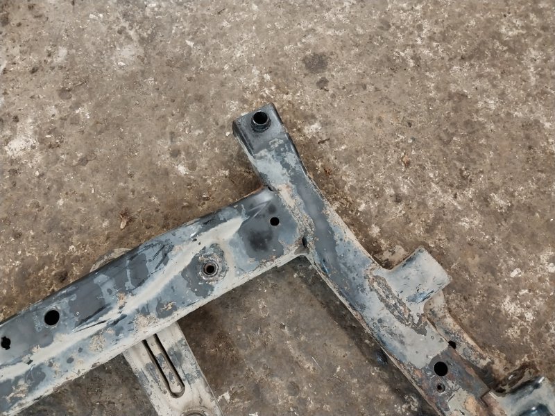 Балка подмоторная