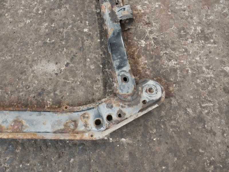 Балка подмоторная