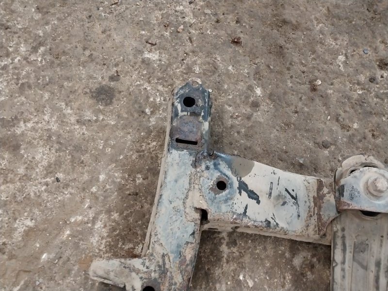 Балка подмоторная