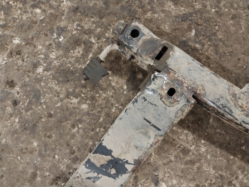 Балка подмоторная