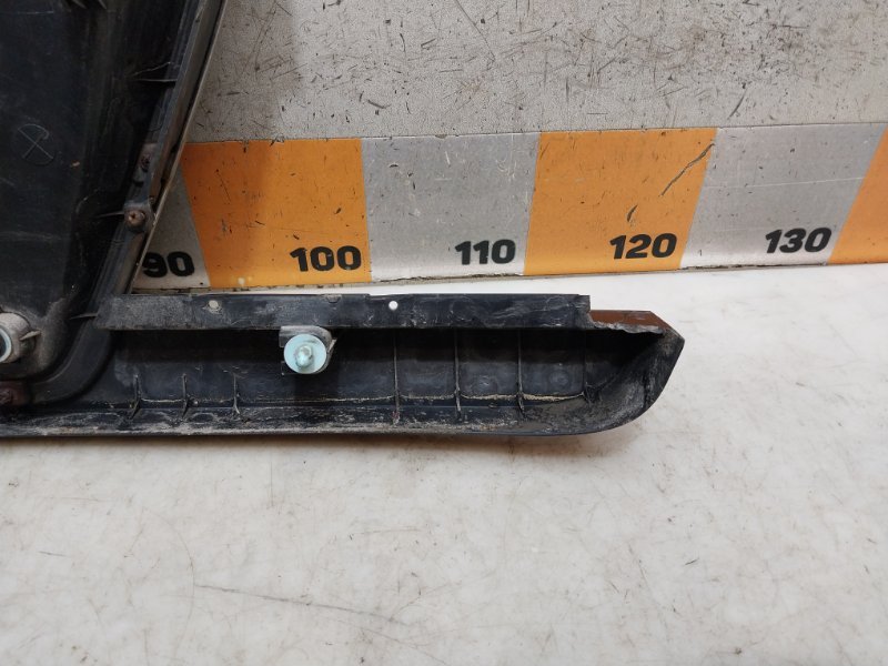 Накладка крышки багажника