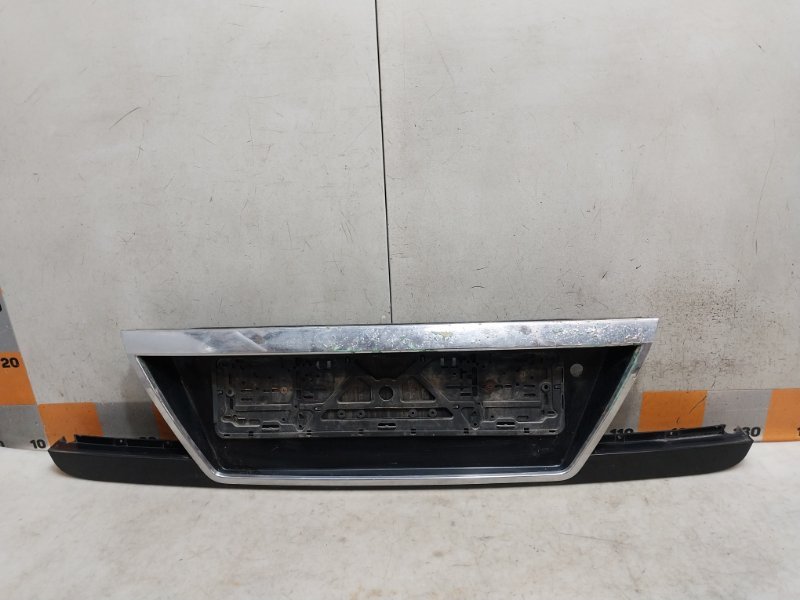 Накладка крышки багажника