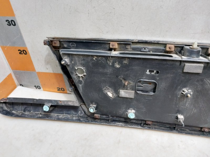 Накладка крышки багажника