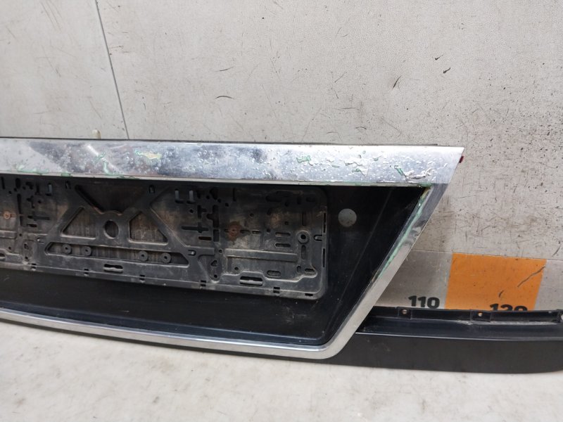 Накладка крышки багажника