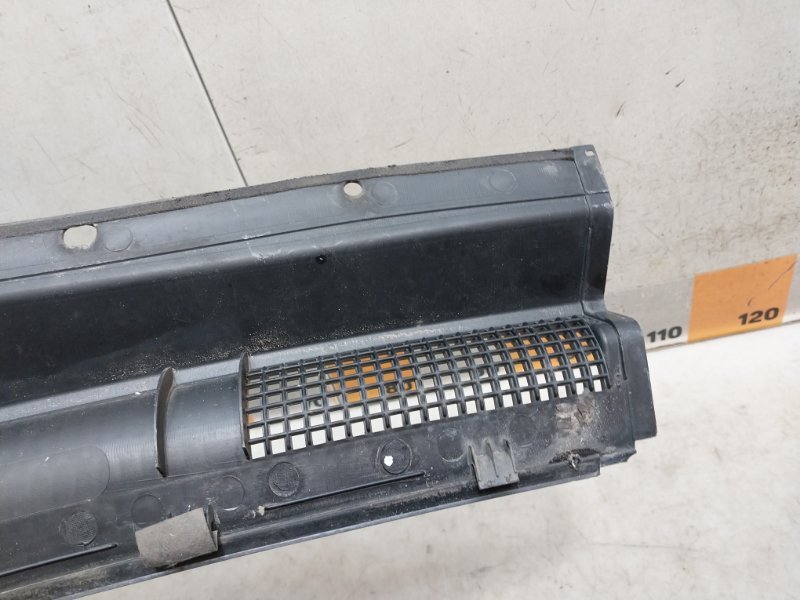 Планка под лобовое стекло