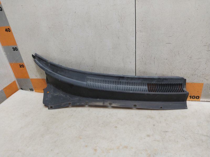 Планка под лобовое стекло