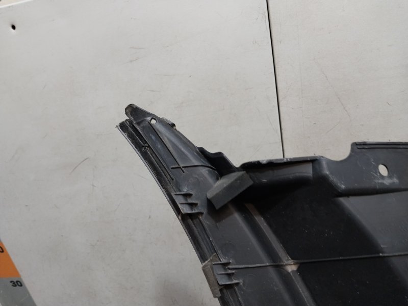 Планка под лобовое стекло