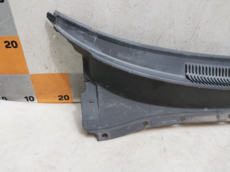 Планка под лобовое стекло