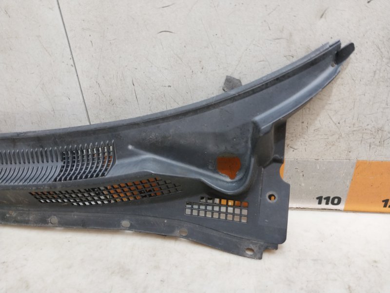 Планка под лобовое стекло