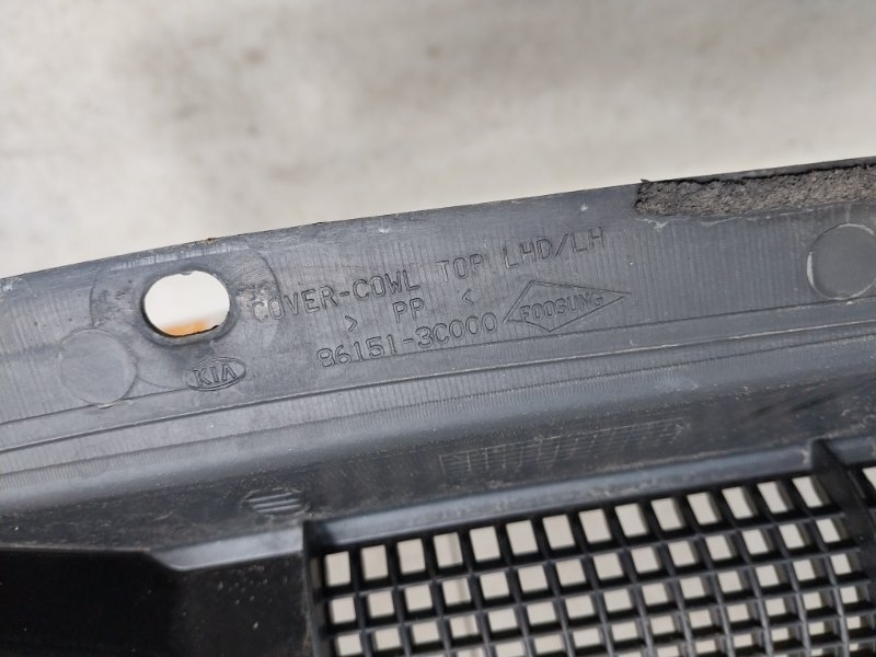 Планка под лобовое стекло