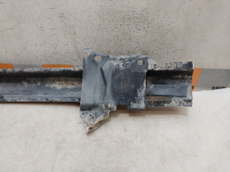 Усилитель переднего бампера