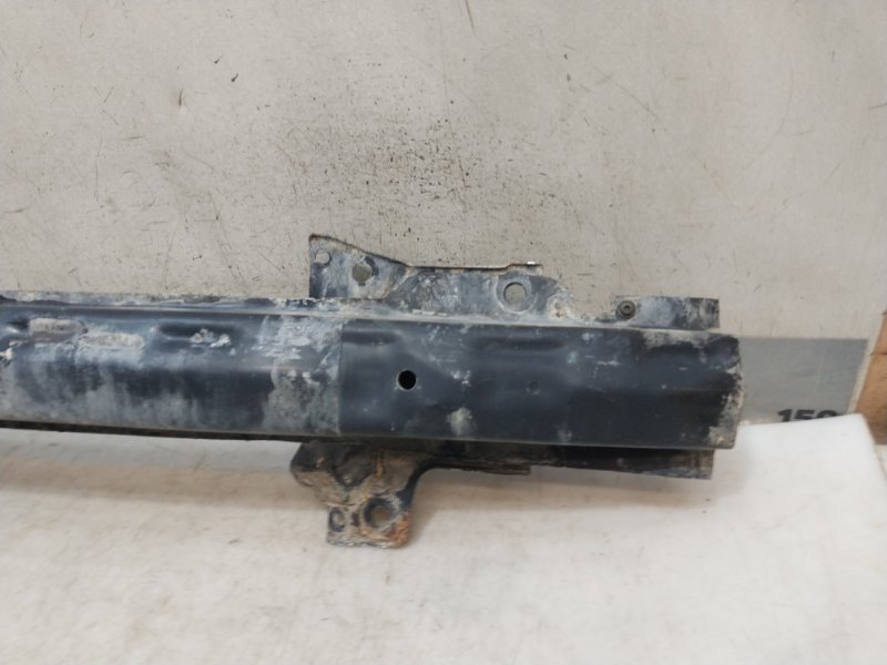 Усилитель переднего бампера