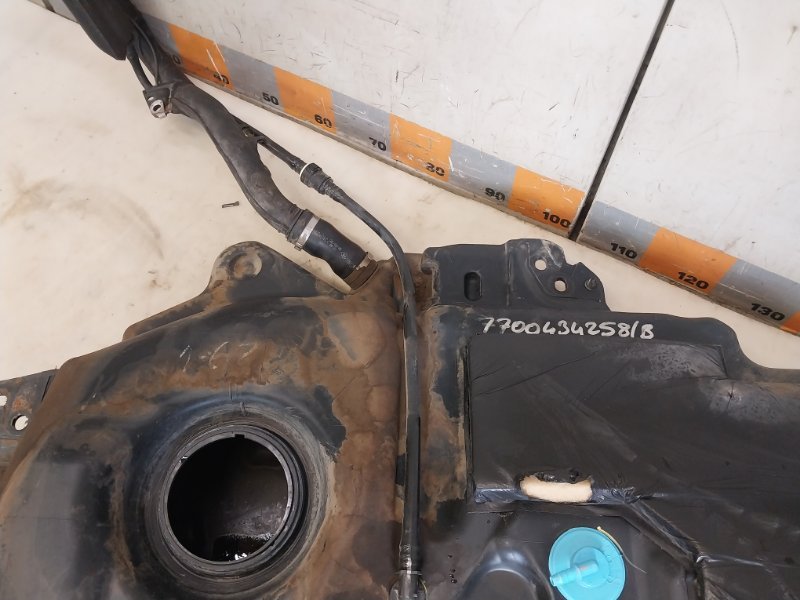 Бак топливный