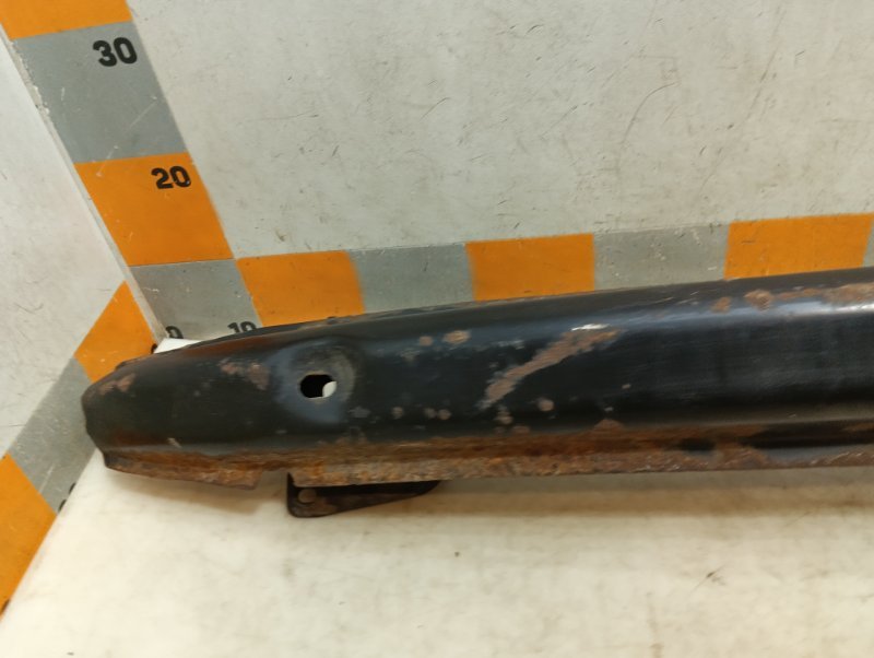 Усилитель заднего бампера