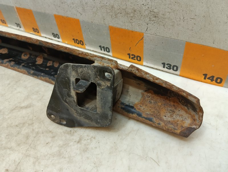 Усилитель заднего бампера