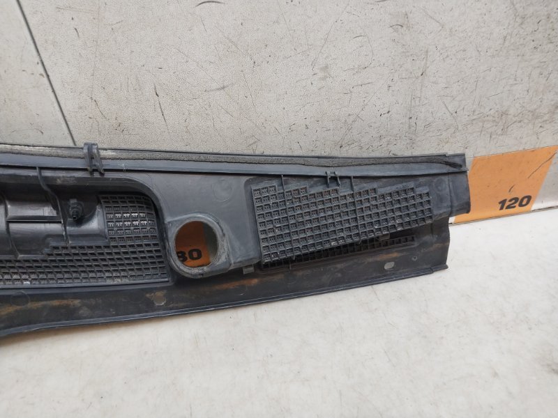 Планка под лобовое стекло