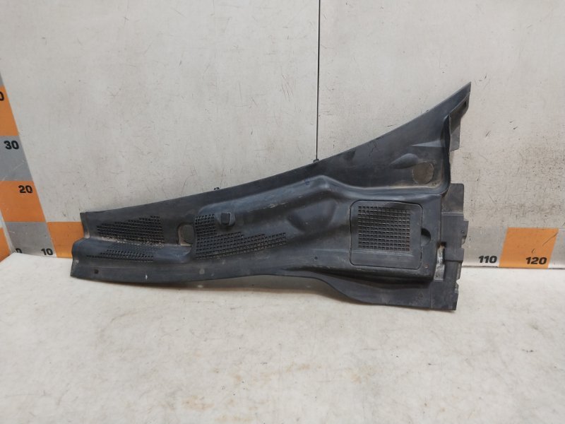 Планка под лобовое стекло