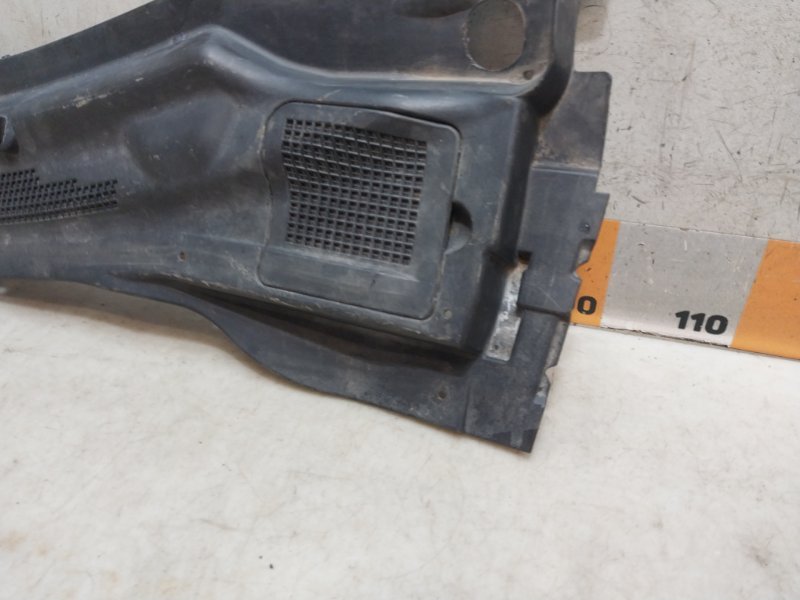 Планка под лобовое стекло