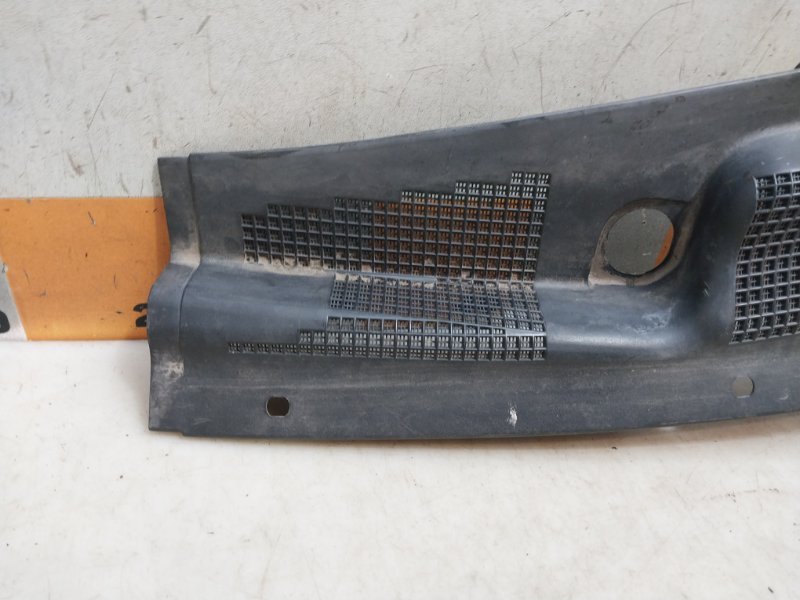 Планка под лобовое стекло