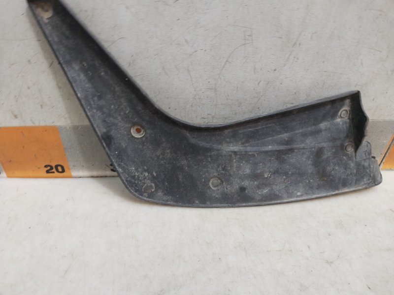 Накладка переднего бампера