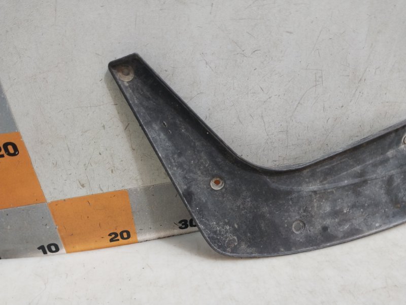 Накладка переднего бампера