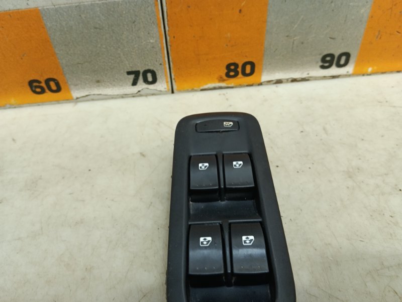 Блок управления стеклоподъемниками