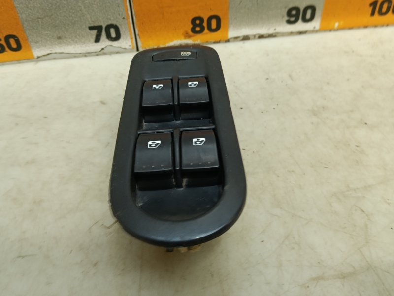 Блок управления стеклоподъемниками