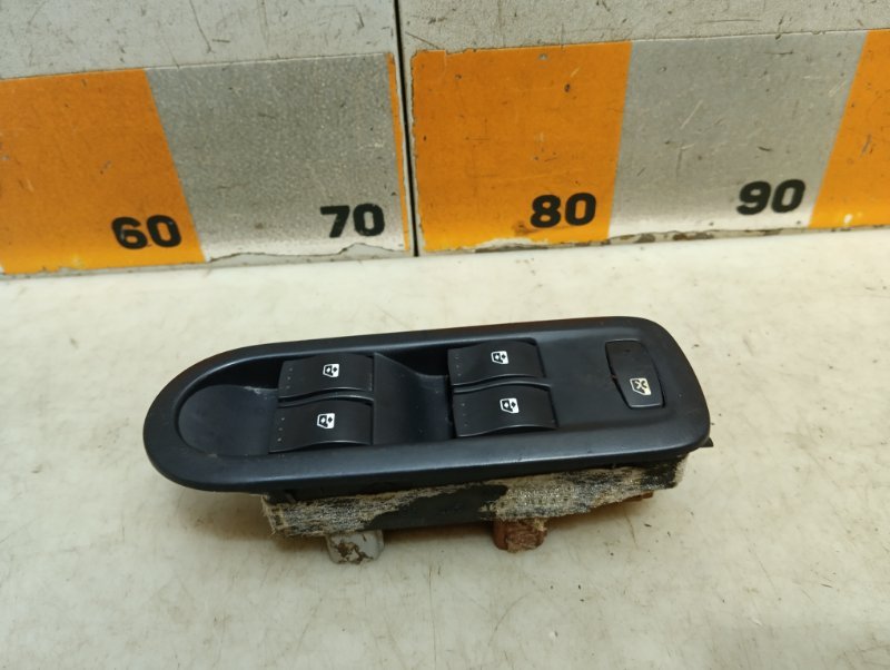 Блок управления стеклоподъемниками