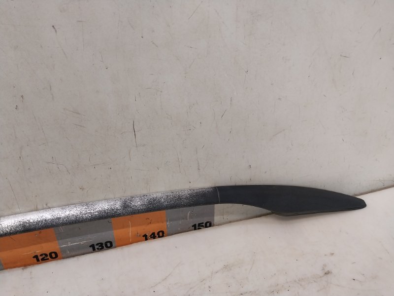 Рейлинг (релинг) правый (планка на крышу)