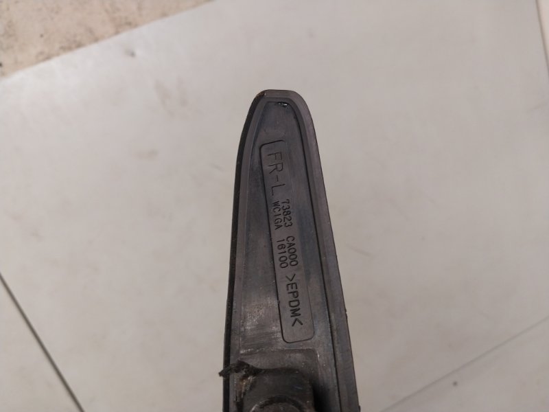 Рейлинг (релинг) левый (планка на крышу)