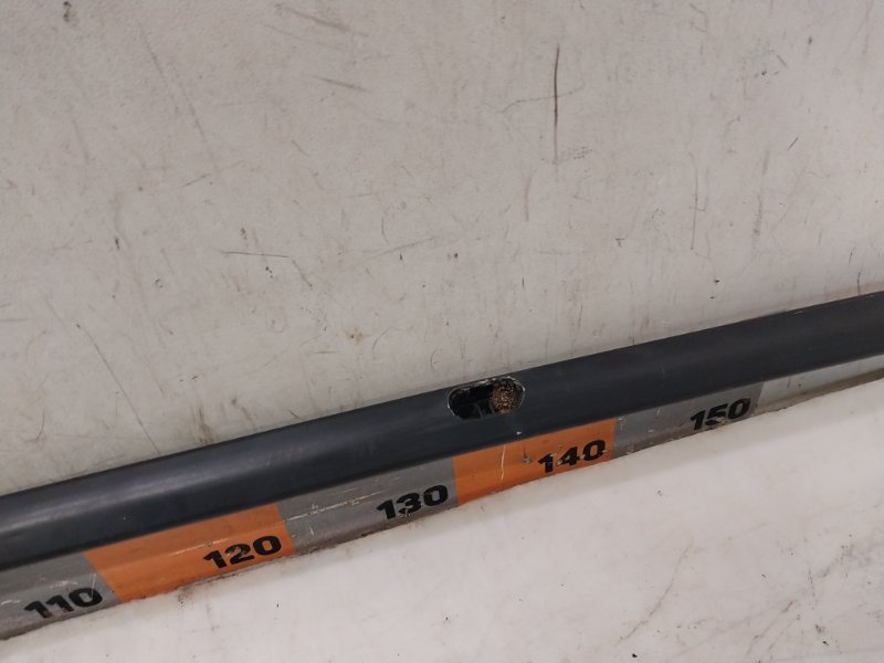 Рейлинг (релинг) левый (планка на крышу)