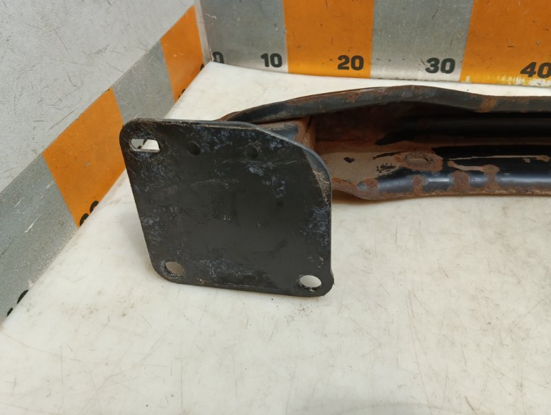 Усилитель заднего бампера