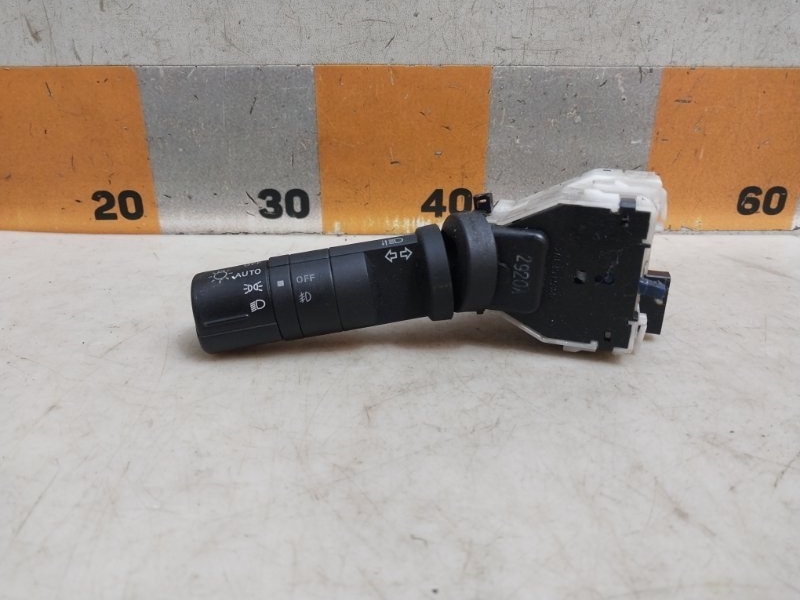 Переключатель поворотов подрулевой