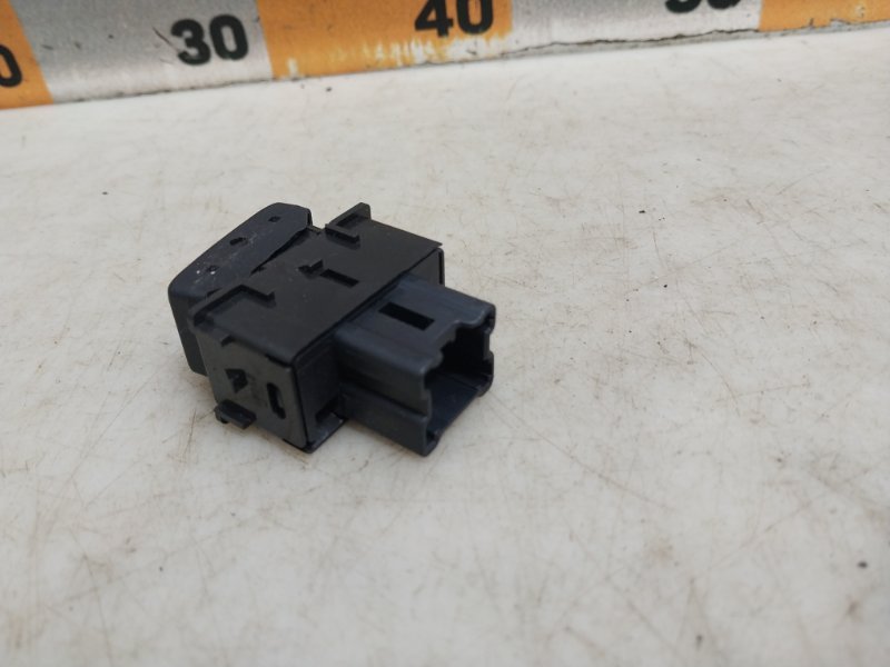 Кнопка обогрева сидений