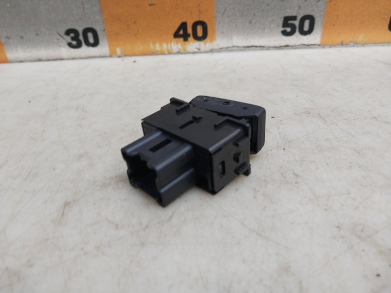 Кнопка обогрева сидений