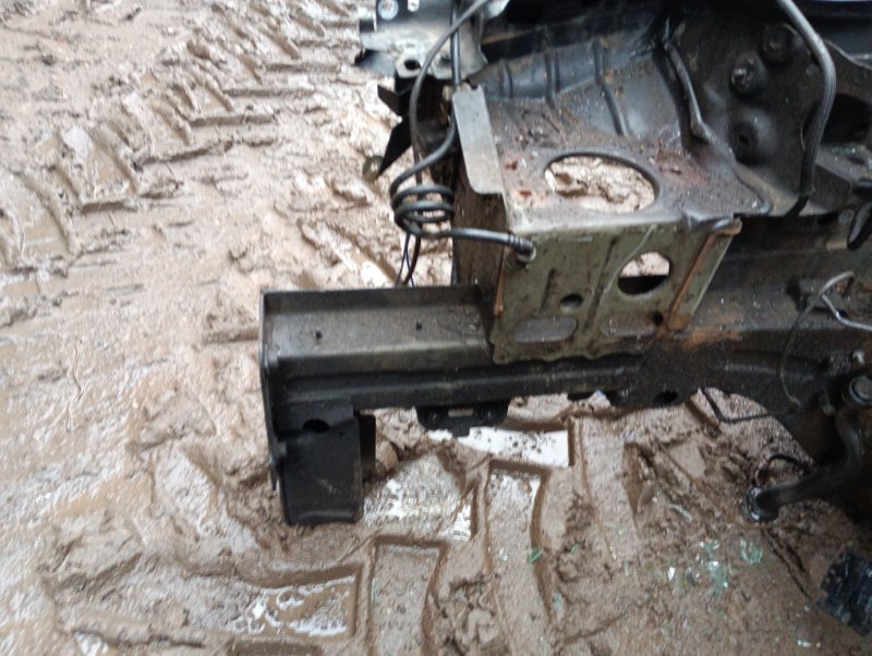 Кузовной элемент