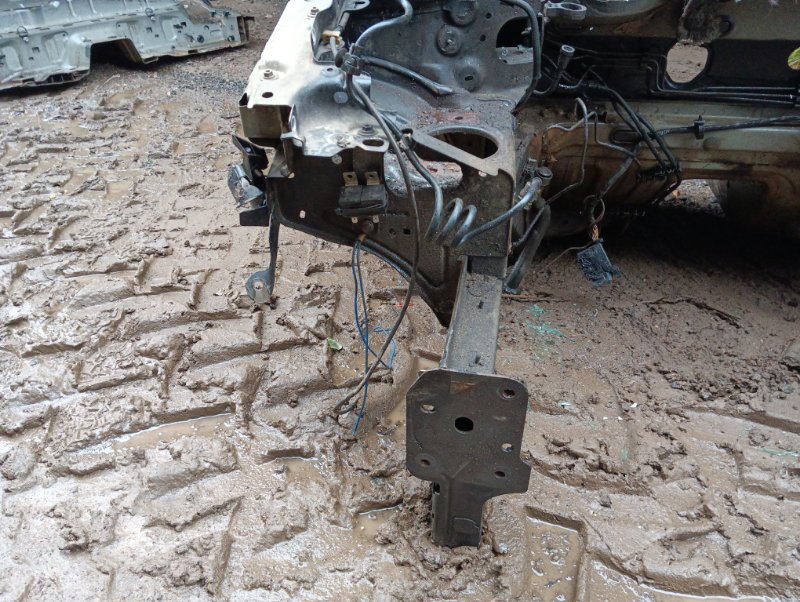 Кузовной элемент