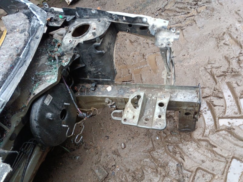 Кузовной элемент