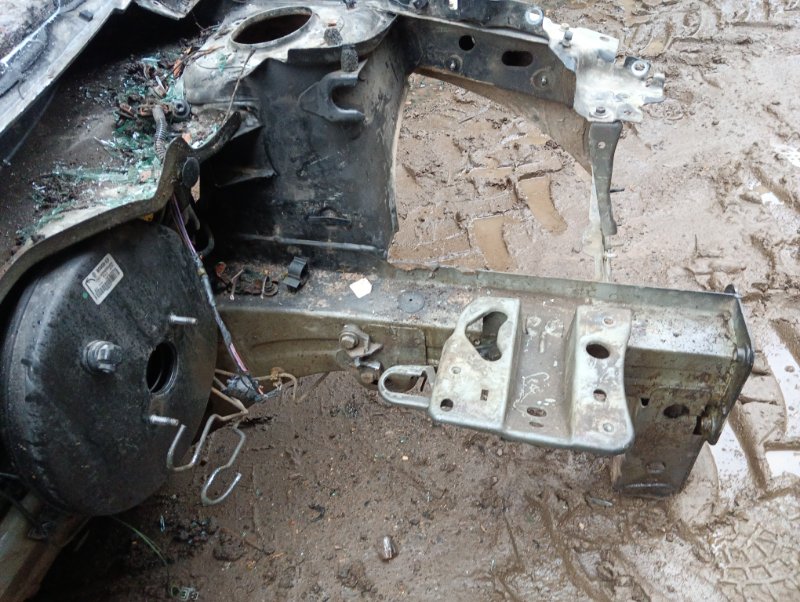 Кузовной элемент