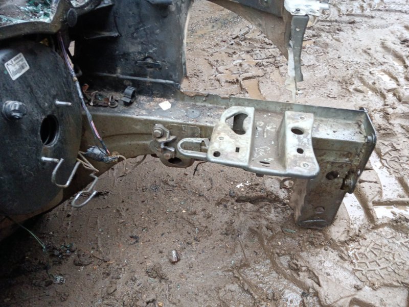 Лонжерон передний левый