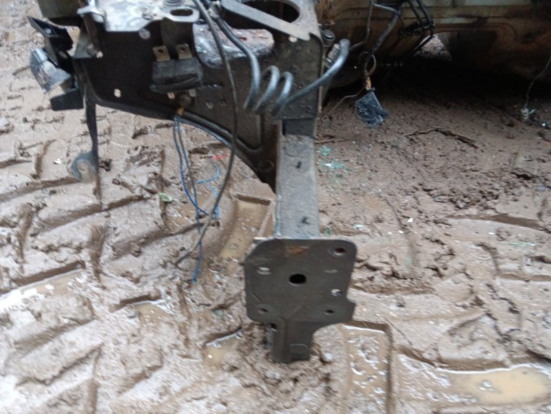 Лонжерон передний правый