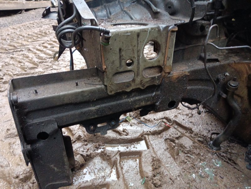 Лонжерон передний правый