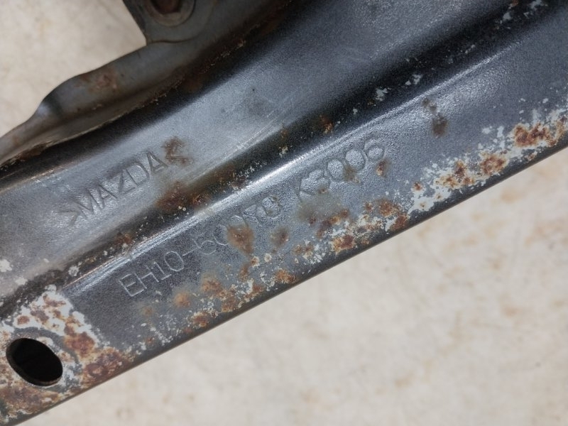 Усилитель переднего бампера